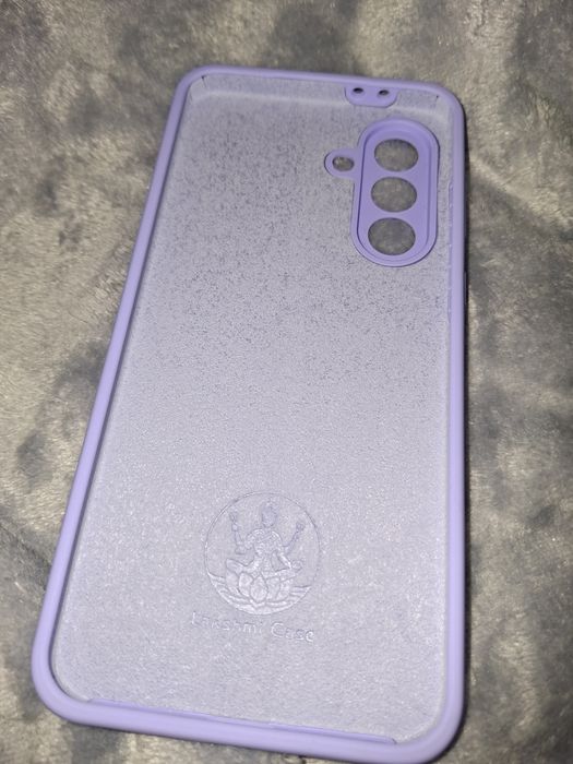 Продам чехол самсунг А56