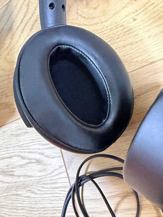 Słuchawki przewodowe Sennheiser HD 400S czarnym