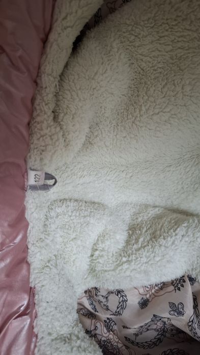 Зимова куртка на дівчинку 5-6 років