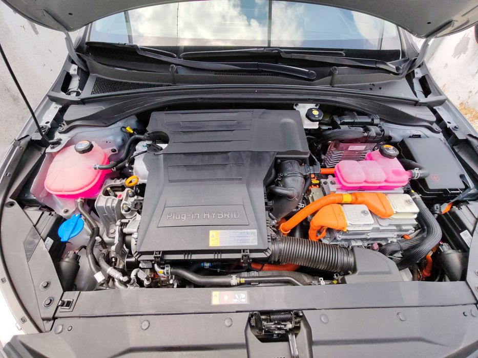 Kia Xceed plug in híbrido 2024, garantia do fabricante até 2031   32000km, 1Dono muito estimado
