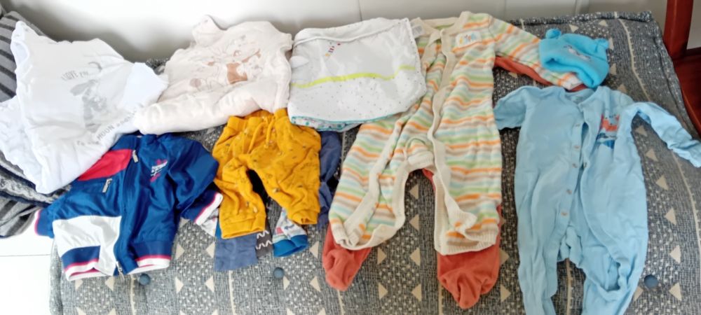 Lote roupa bebé desde 6 a 24 meses (61 peças)