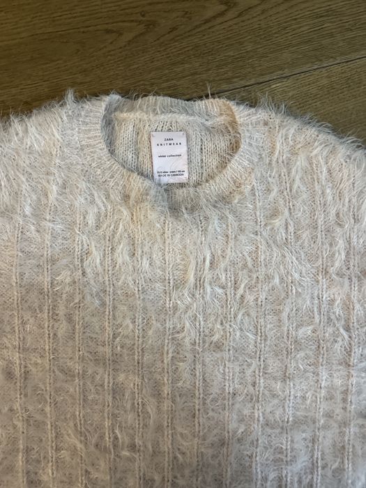 Mięciutki sweter w kolorze pudrowy róż