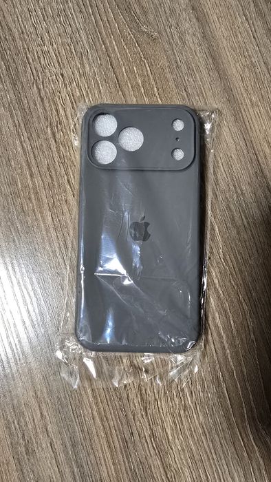Продам чохол Iphone 17 pro max