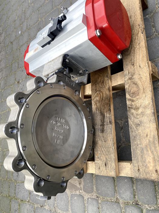 Przepustnica zawór międzykołnierzowa DN 250 PN 16 pneumatyczna BRAY.