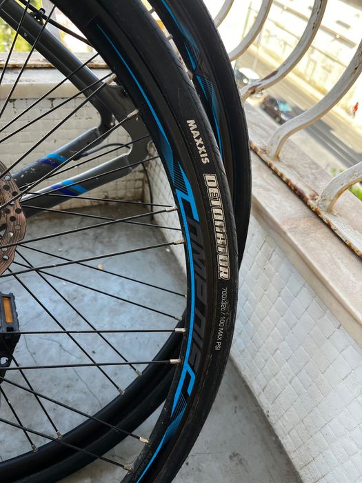 Merida Speeder 200 – Large – Shimano Sora – Hydraulic Disc Brakes – Excellent Condition
