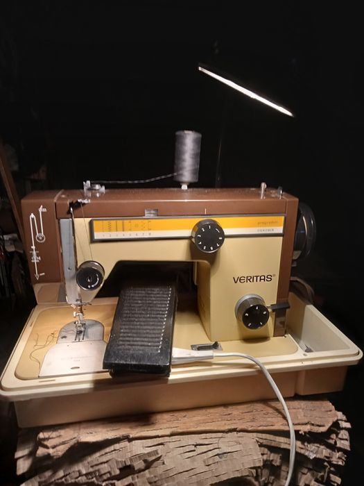 Maszyna do szycia Veritas wieloczynnościowa elektryczna z gwarancją.