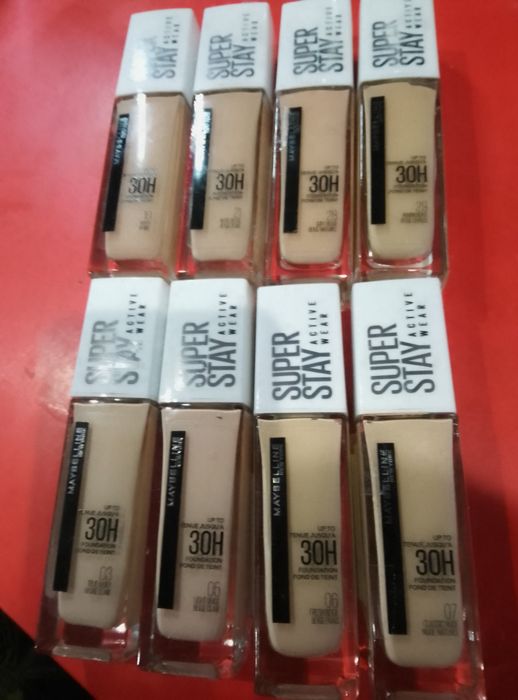 Тональный крем Лореаль.