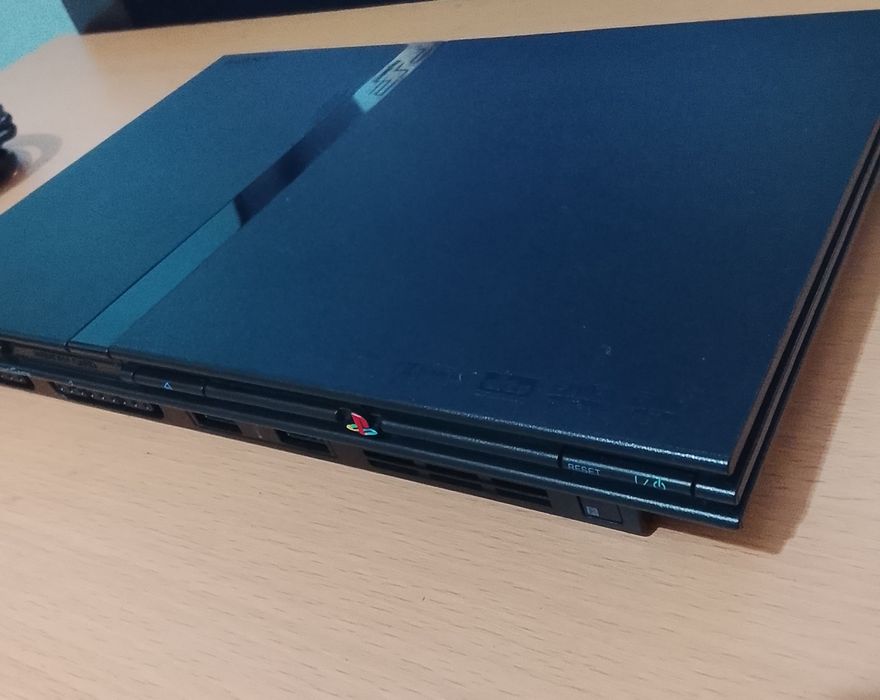 PlayStation 2 Slim + 1 Comando + Cabos