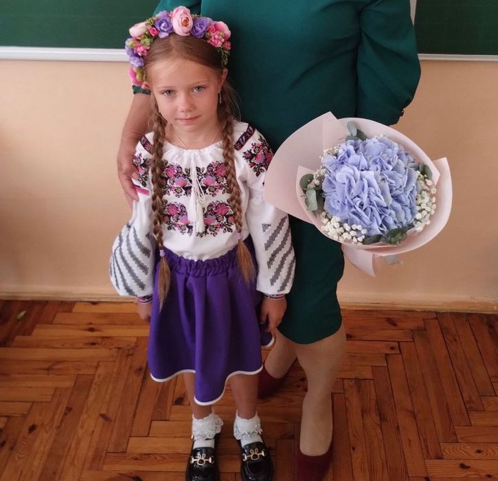 Шикарна вишиванка +спідничка+ два обручі