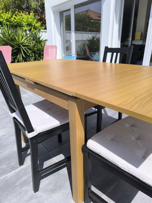 Mesa extensível e cadeiras IKEA