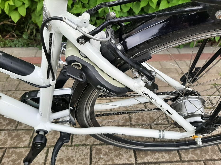 Rower trekkingowy BOCAS 28 cali Nexus 8 biały