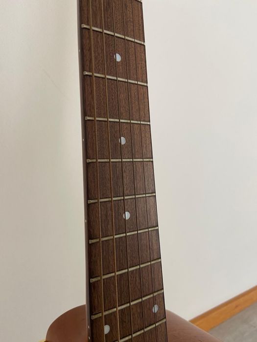 Guitarra como nova