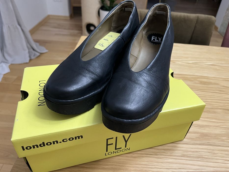 Buty- czółenka czarne FLY LONDON