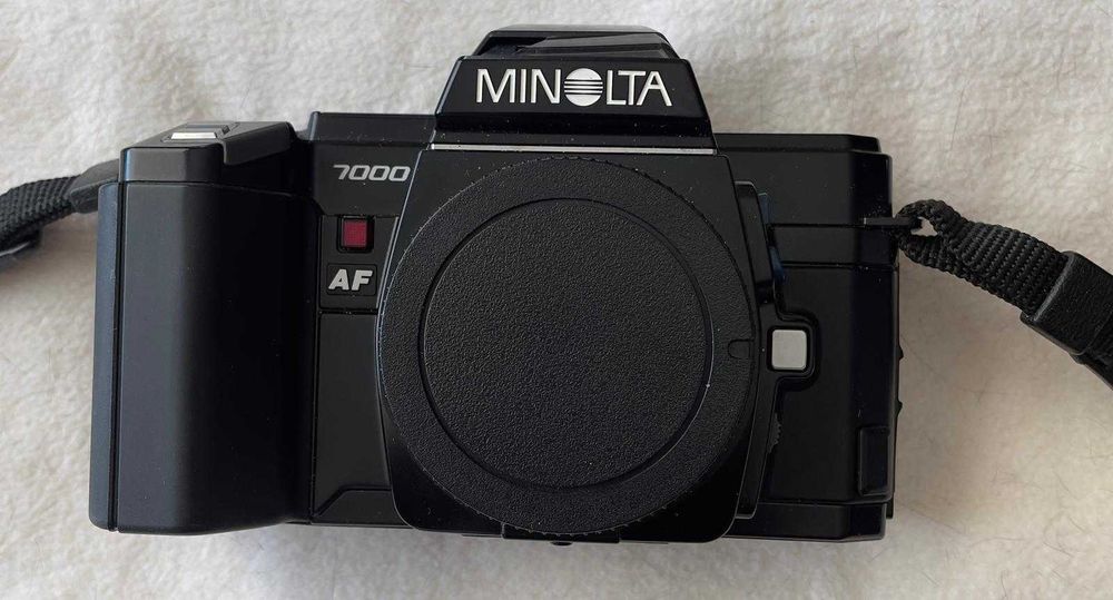 Korpus Minolta 7000 AF z futerałem