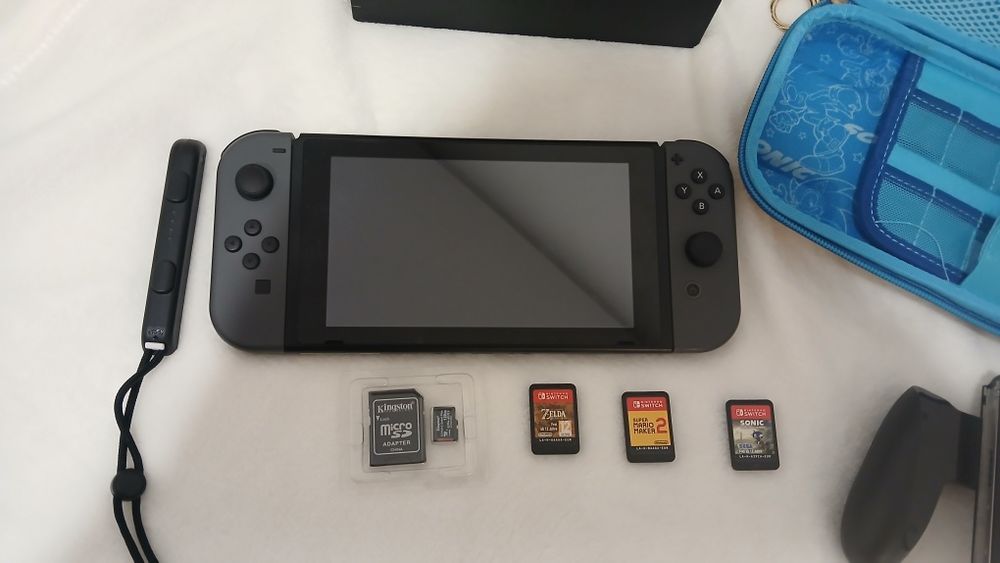 nintendo switch com estojo do sonic