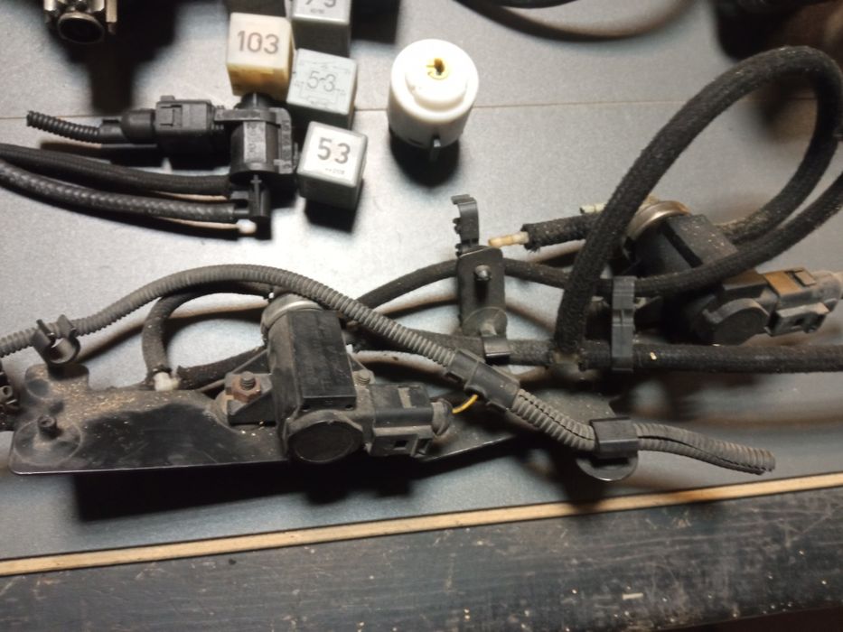 VW Bora Golf 4 1.9 TDI alternator rozrusznik lusterko pompka panel