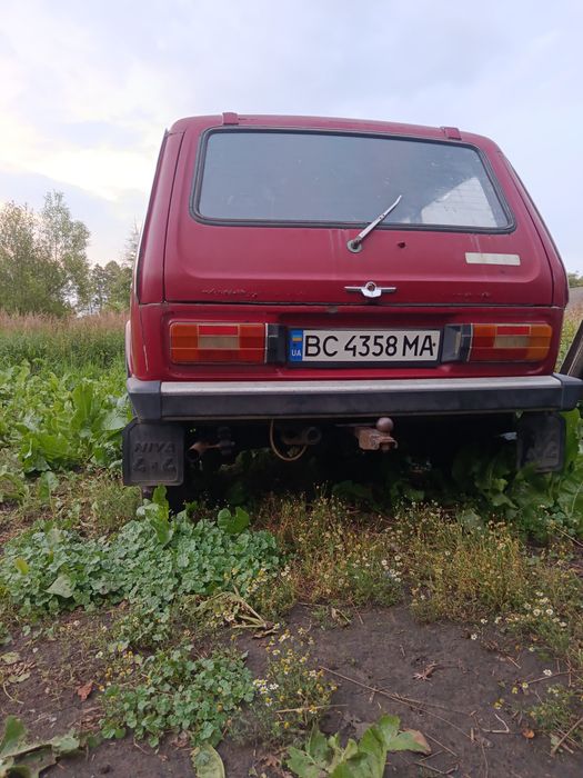 Продам ниву 2121