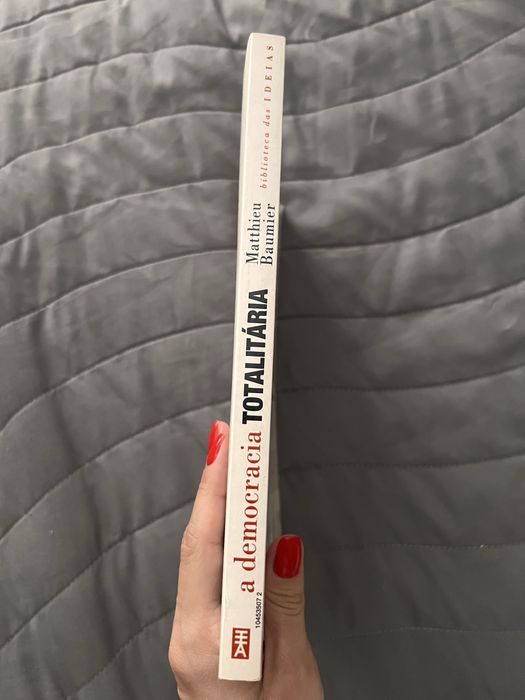 A Democracia Totalitária — Matthieu Baumier