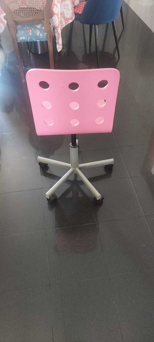 Cadeira IKEA para secretária