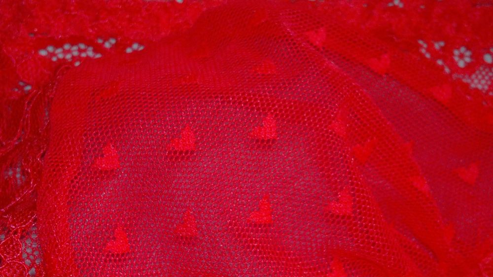 Stanik różowy miękki serduszka koronka 34 XS 36 S 38 M jaskrawy haftki