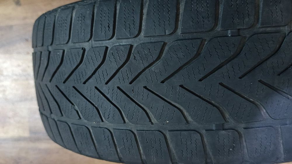 Зимняя резина Lassa  225/45 R19