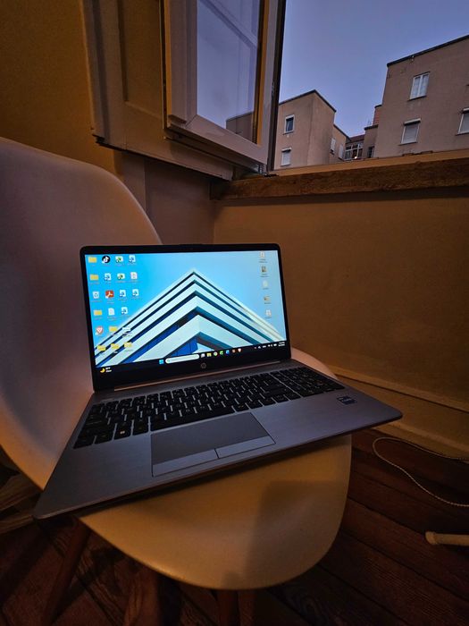 Laptop HP I5 12Th Gen, Super Condition.
