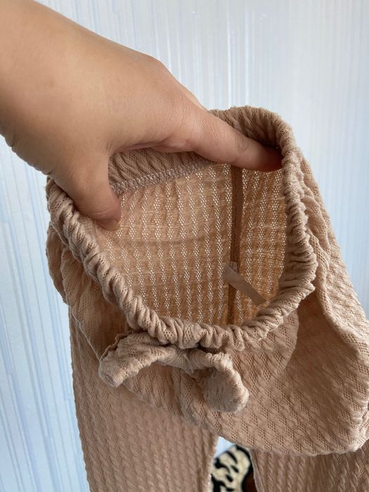 Костюм для дівчинки в бежевому кольорі