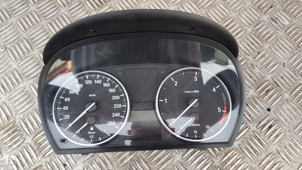 BMW E90 E91 2.0D Licznik Zegar