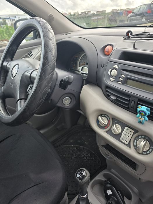 Vendo Nissan Almera Tino