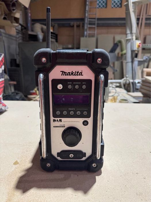 Makita dmr 109 radio budowlane