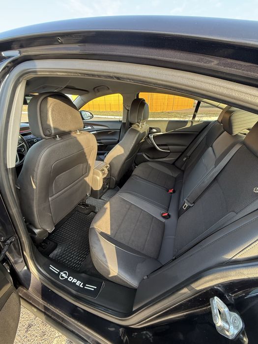 Опель инсигния 2009