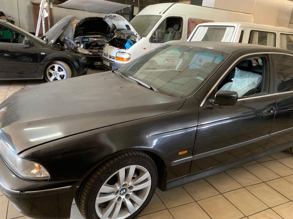 BMW  E39  520i 1999