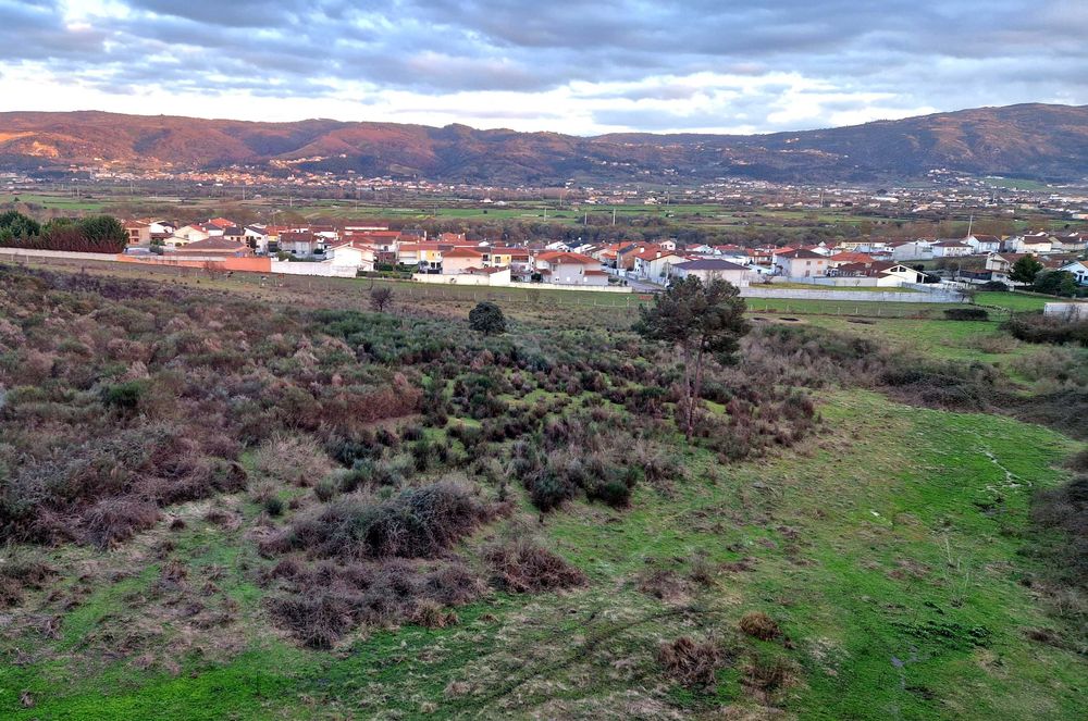 T3 Com Garagem para 2 carros e Arrecadação