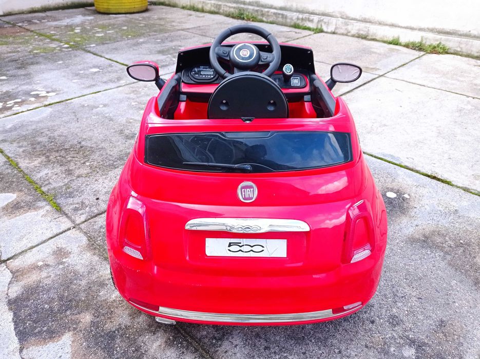 Carro elétrico de criança Fiat 500 - vermelho (pouco uso)