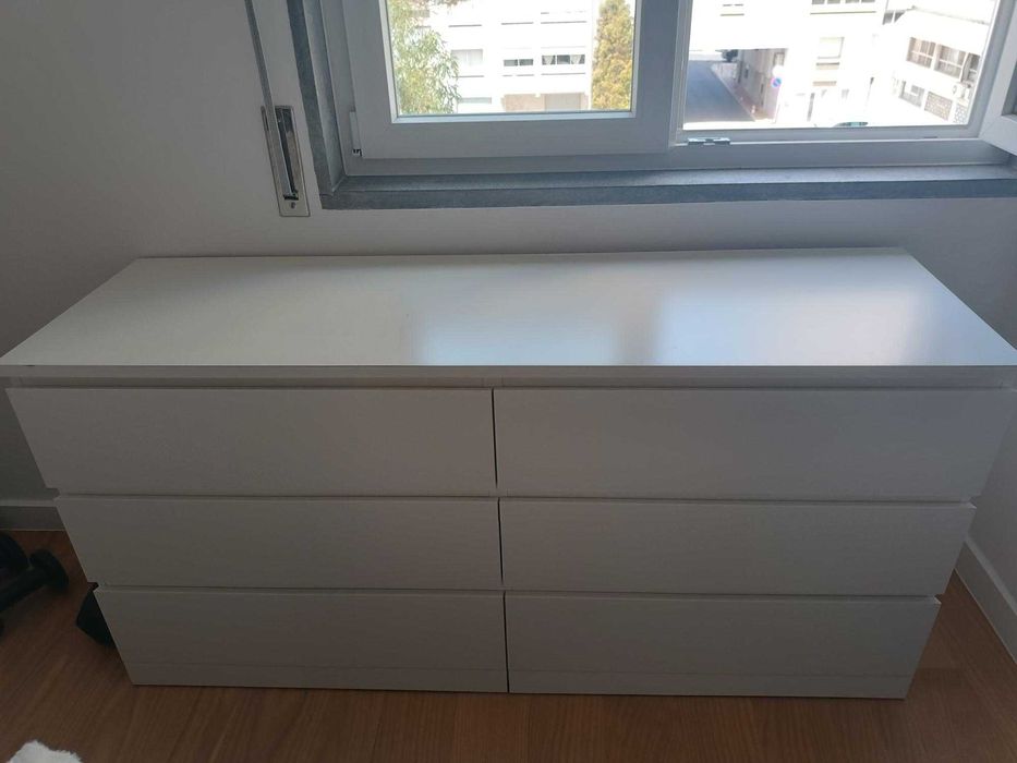 Móvel de quarto com gavetas Ikea (Malm)
