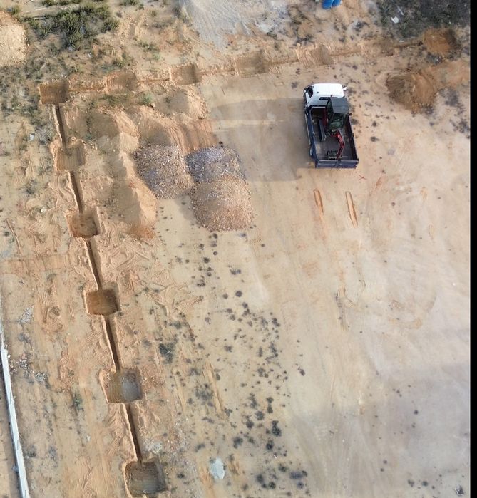 Serviços escavação e limpeza terrenos