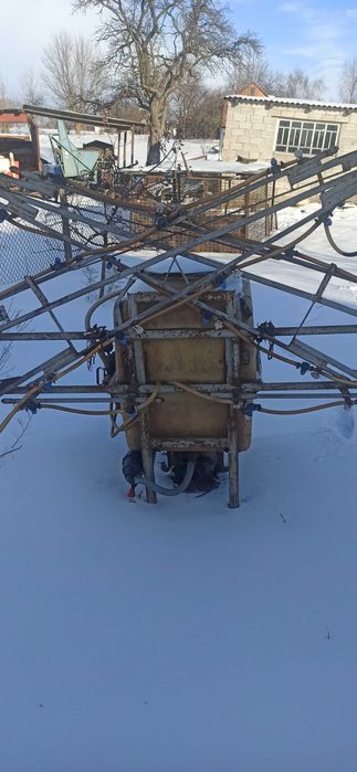 Оприскувач  на 300 л