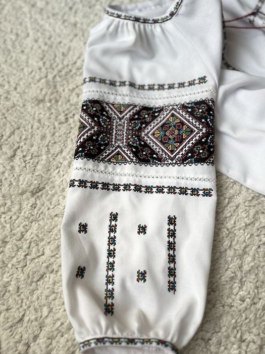 Вишиванка жіноча розмір S