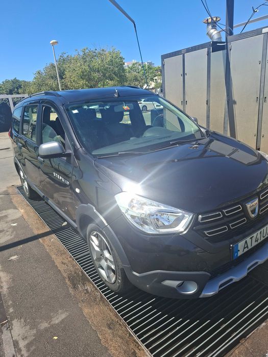 Vendo Carro Dacia lodgy 2021 7 lugares + empresa TVDE de 2 anos