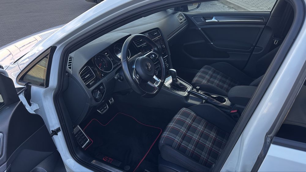 Volkswagen Golf GTI 7.5 PERFORMANCE 2018 DSG  / 300+ PS