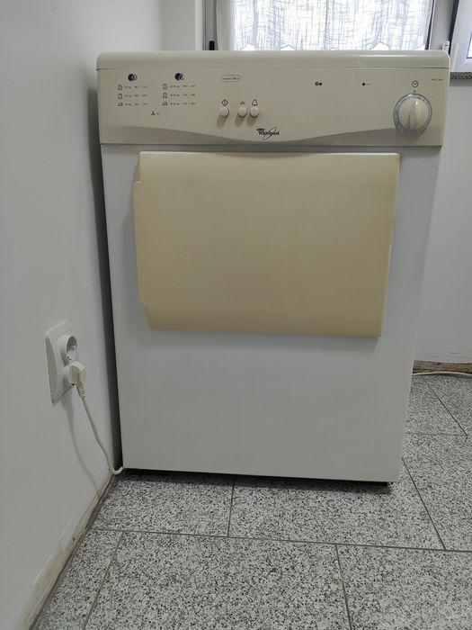 Máquina de secar roupa