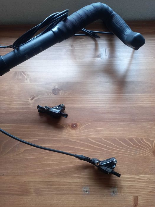 SRAM Rival (Manete Freio/Double Tap/Pinças Rival/Guiador Gravel)