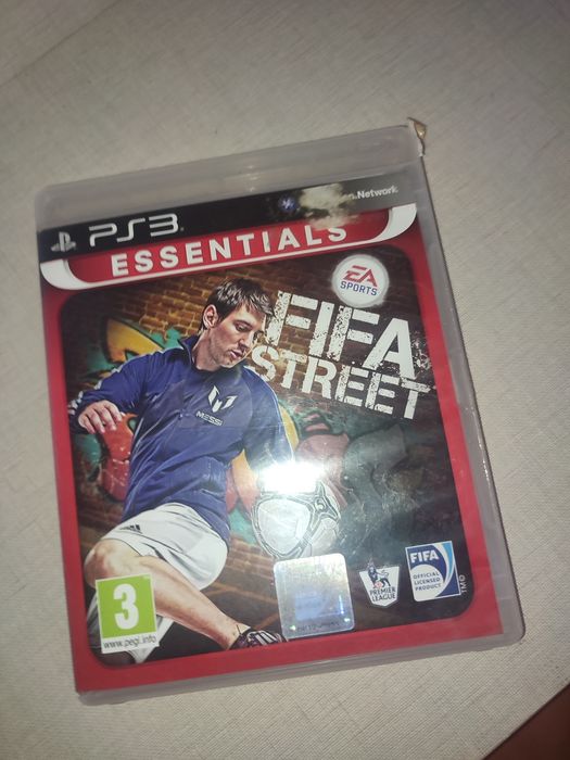 Os 2 jogos estão em perfeitas condições mas o segundo está no FIFA