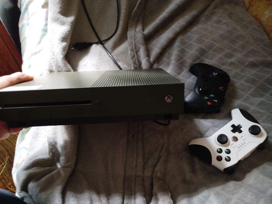 Xbox one 1T  Чорний