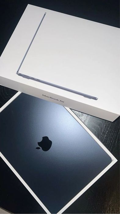 Ноутбук MacBook Air 15″ 2025 M4 (16 ГБ / 256 ГБ), 9,5/10 #