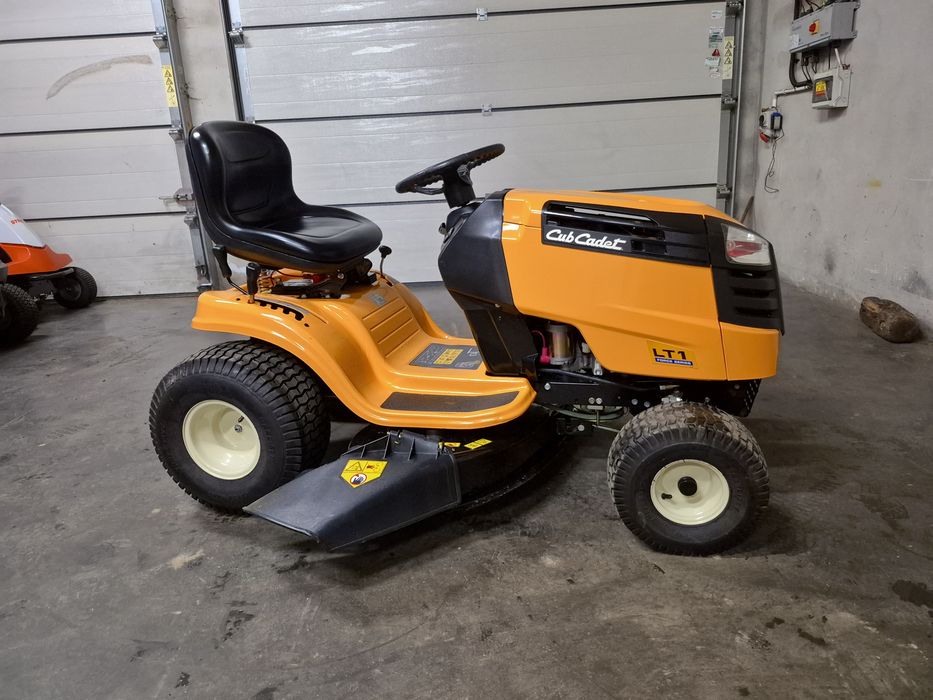 Kosiarka traktorek cub cadet LT 1