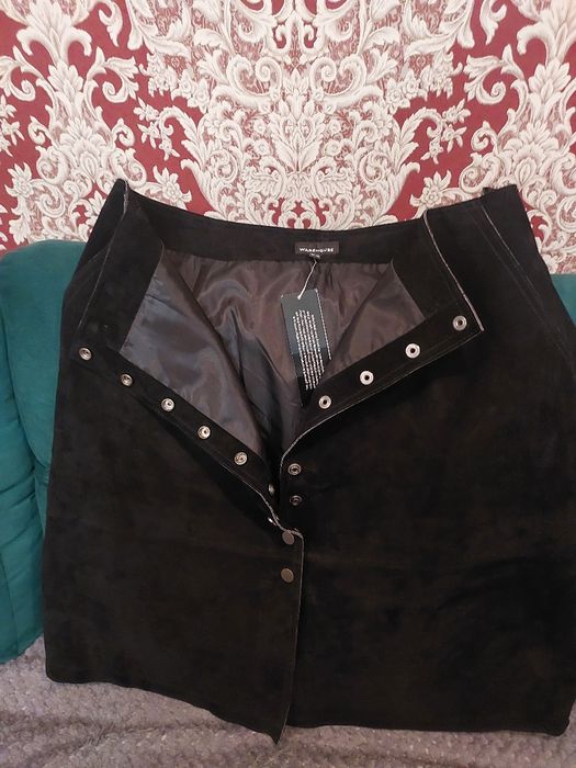 Юбка замшевая новая чёрная..