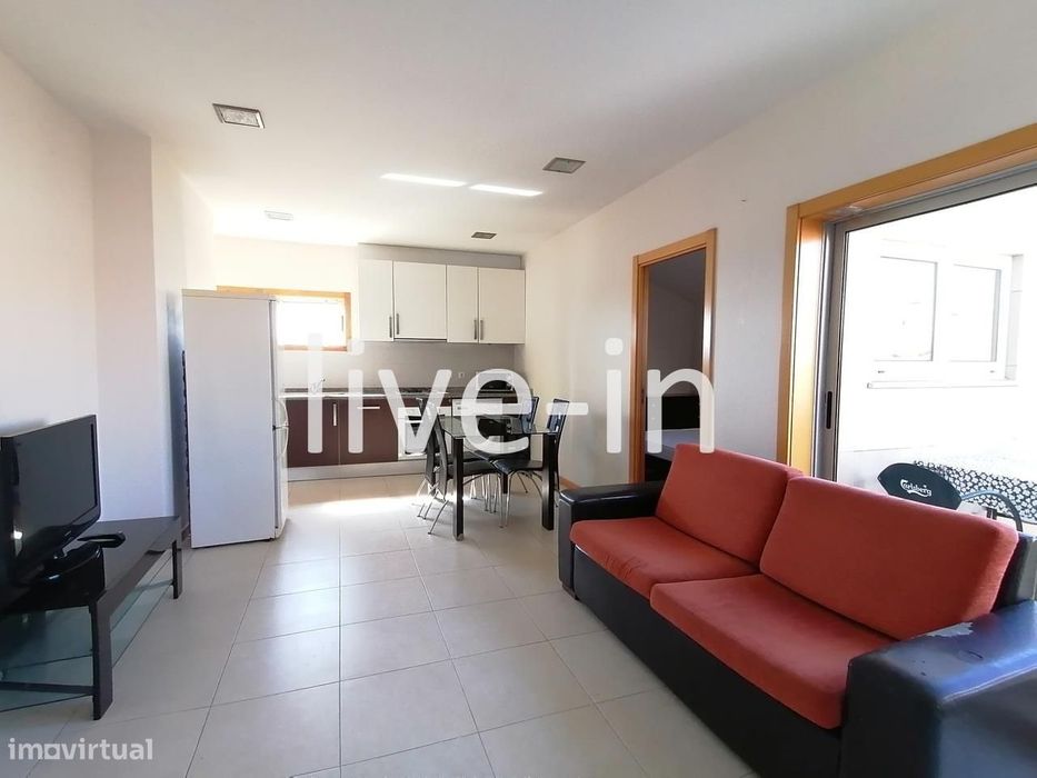 Apartamento T3 mobilado junto ao Glicínias