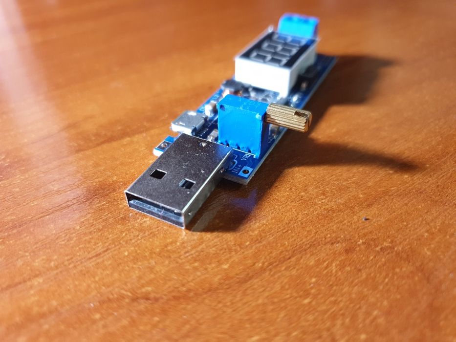 Преобразователь напряжения  USB на 1-24В для Вайфай роутера.