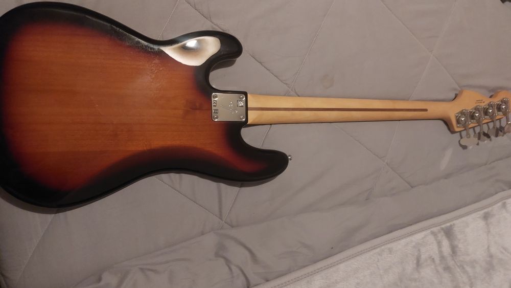 Baixo fender precision